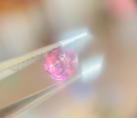 天然　パパラチアサファイア　非加熱　0.77ct ルース　宝石 4枚目の画像