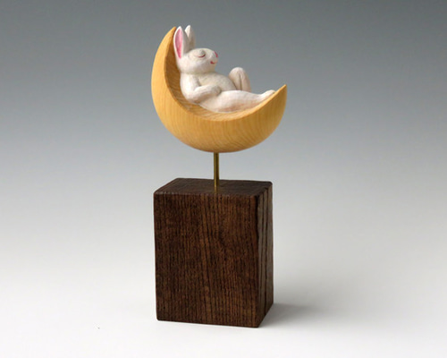 木彫作家/平野富山「うさぎ」/兎/卯/肉筆色紙/額装 楽天市場】一位一刀彫 鈴木彫刻 月にうさぎ 伝統工芸品 木製