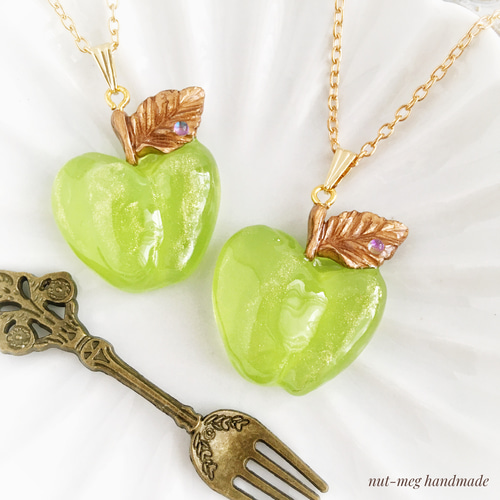 青林檎のネックレス ネックレス・ペンダント 空想雑貨店：nut-meg 通販