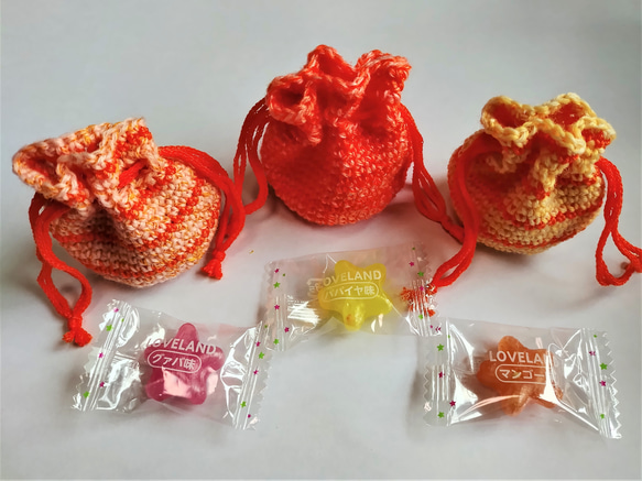 （Sサイズ）手編みのまんまる巾着ミニポーチ（底４㎝）【VIUTY】（Creema限定） 6枚目の画像