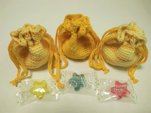（Mサイズ）手編みのまんまる巾着ミニポーチ（底５㎝）【VIUTY】（Creema限定） 8枚目の画像