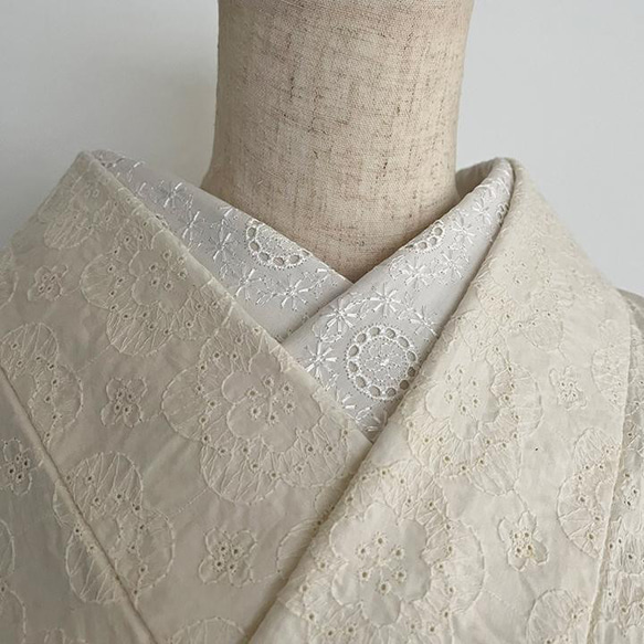 半衿 花冠の刺繍 コットンレース ハンドメイド半襟 白 洗える 2枚目の画像
