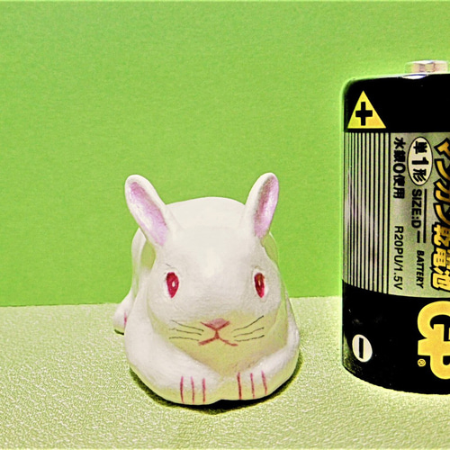 白うさぎ（小）置物＃3（石粉粘土と新聞紙） その他置物 工房