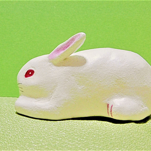 白うさぎ（小）置物＃3（石粉粘土と新聞紙） その他置物 工房