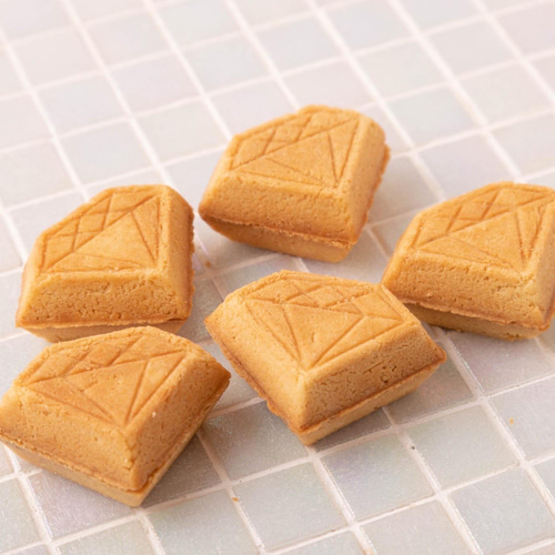 誕生日・プチギフトに】ダイヤモンド型バターサンド4個入り 焼き菓子