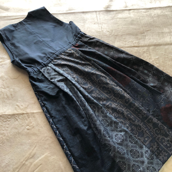 アンティーク大島紬のカシュクール風ジャンバースカート　おうちリラックス　着物リメイク 7枚目の画像