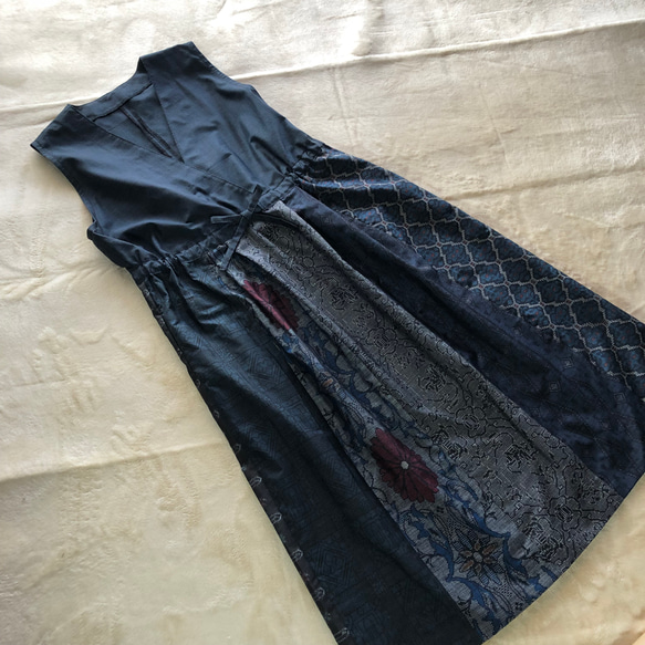 アンティーク大島紬のカシュクール風ジャンバースカート　おうちリラックス　着物リメイク 3枚目の画像