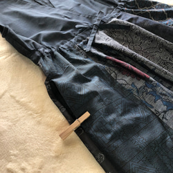 アンティーク大島紬のカシュクール風ジャンバースカート　おうちリラックス　着物リメイク 5枚目の画像