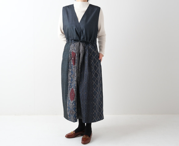 アンティーク大島紬のカシュクール風ジャンバースカート　おうちリラックス　着物リメイク 1枚目の画像