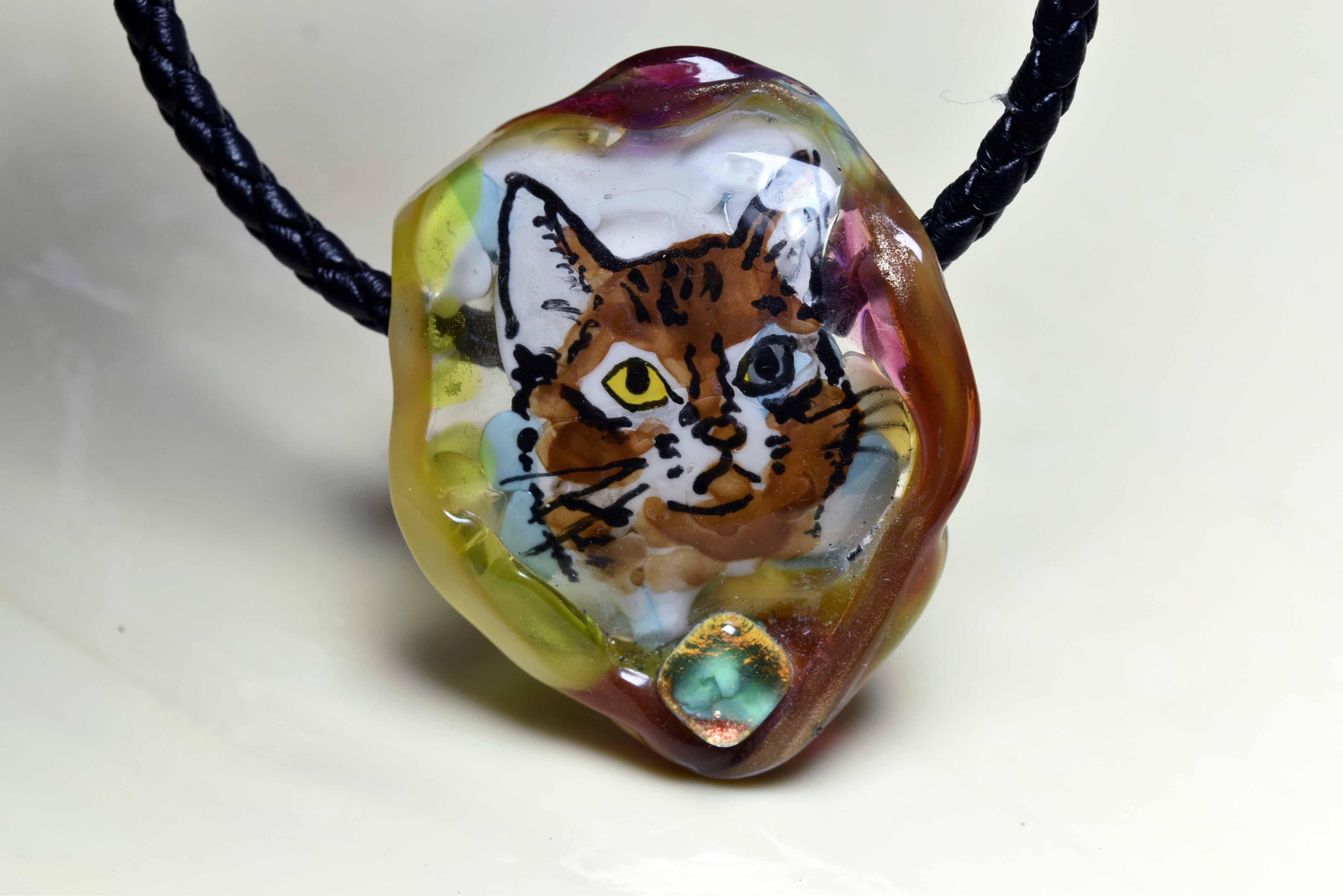 ガラスのジュエリー ネコ　cat ネックレス　ペンダントトップ（Ｙ2500-304）　作家物　一点物手作り