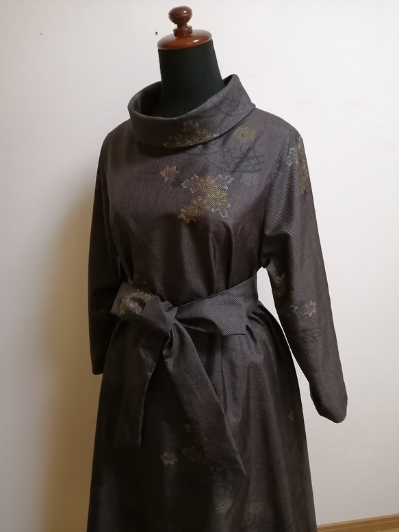 SOLD 着物リメイク ワンピース 白大島 M〜L