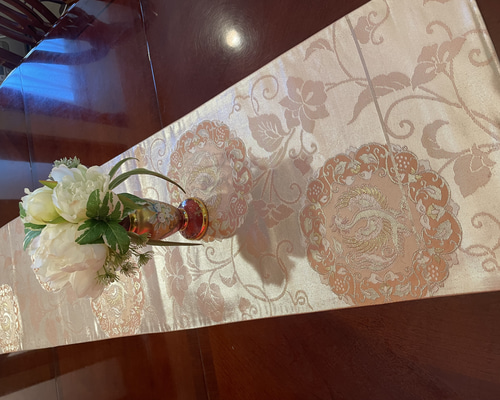 豪華刺繍の袋帯で作った正絹テーブルランナー帯リメイク お正月
