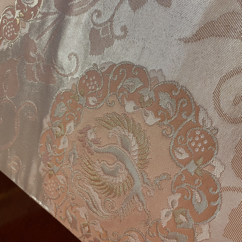 テーブルランナー高級正絹袋帯リメイク 豪華刺繍の袋帯で作った正絹テーブルランナー帯リメイク お正月