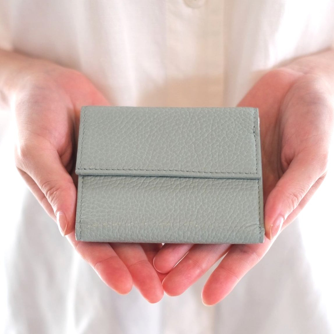 【イニシャル刻印名入れ可】春財布 春色 イタリアンレザー　三つ折り財布　ミニ財布　日本製　ミニウォレット 入学　卒業祝い