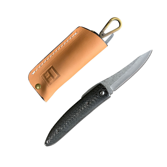 刀鍛冶が製作したナイフ。ブレード手元に[晶］の鍛造文字がサインとしてあり。 GzgtSC4bQAAMrfN.jpg