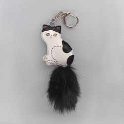 現品】おすわりふっくらハチワレ猫チャーム バッグチャーム