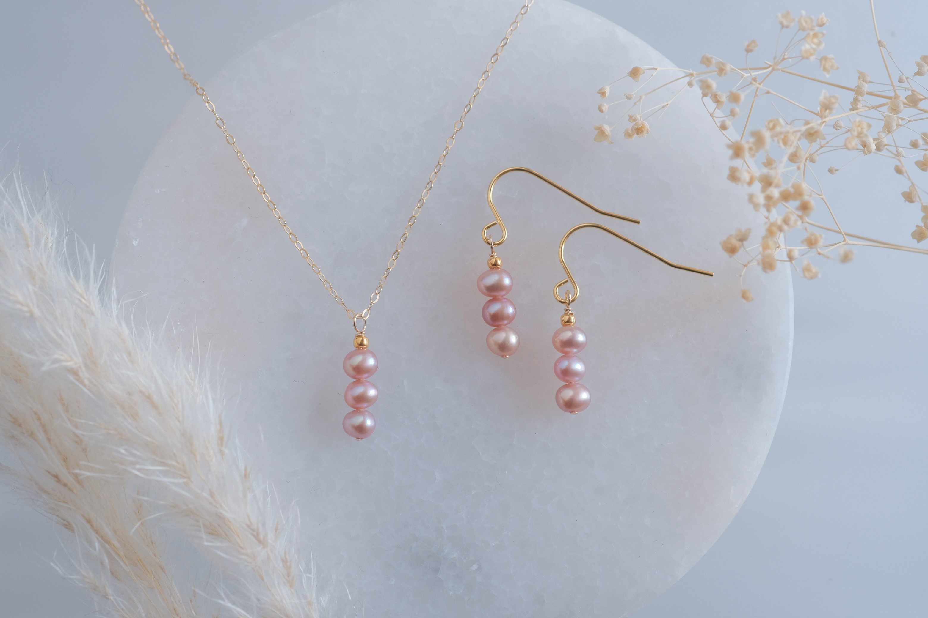 Þreföld perla necklace＆earring set：ピンクパールネックレス