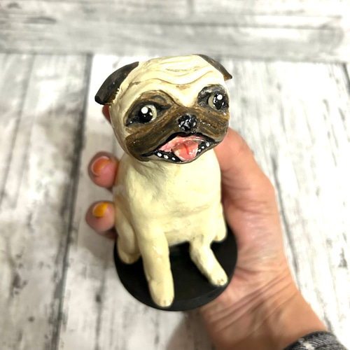 紙粘土で作ったパグちゃんの置物（フィギュア） その他置物 MAYACRAFT
