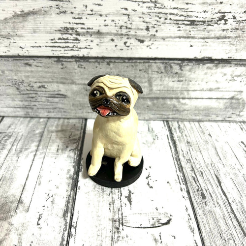 紙粘土で作ったパグちゃんの置物（フィギュア） その他置物 MAYACRAFT