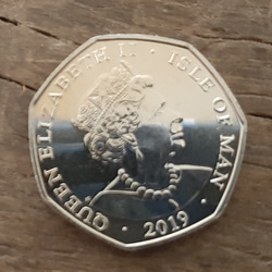 レア　マン島　エリザベス女王の50ペンスコイン 2019年 ティンカーベル  TINKERBELLのデザイン ピーターパ 3枚目の画像