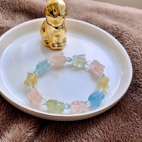 天然 ミックスベリル 可愛い ウサギちゃん 兎 うさぎ ブレスレット② ブレスレット 天然石屋 通販|Creema(クリーマ) 15173493 天然 ミックスベリル 可愛い ウサギちゃん 兎 うさぎ ブレスレット② ブレスレット 天然石屋 通販|Creema(クリーマ) 15173493