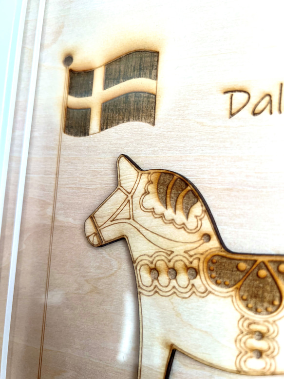 『ダーラナホース』【真鍮金具×アクリル×木のアートパネル】ご自宅やプレゼントに☆ 4枚目の画像