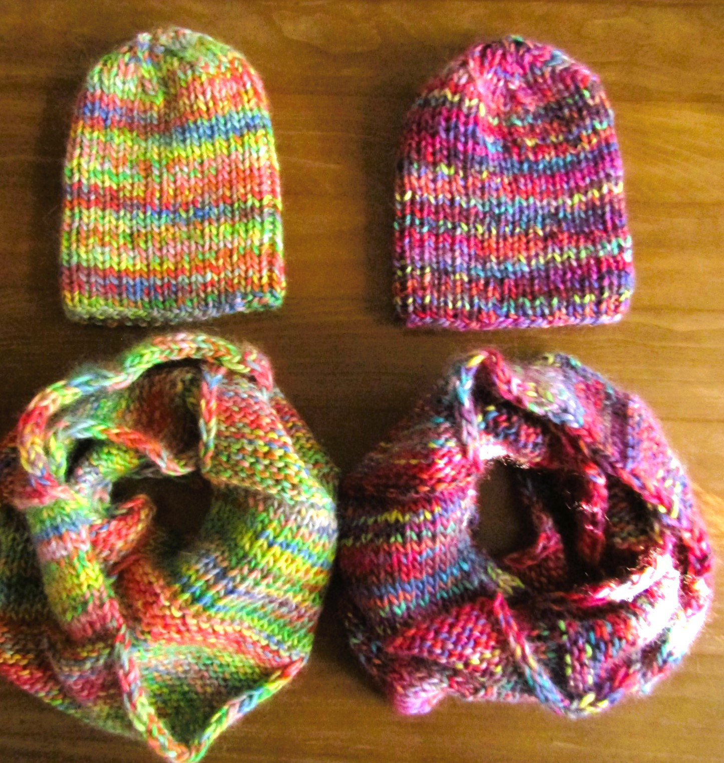 ❁手編み❁カラフルグラデーションのスヌード＆ニット帽セット(6色からお選びいただけます)