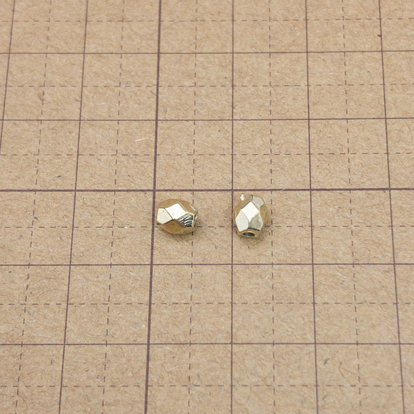 100個入り スペーサービーズ オーバル カット 約5x4x4mm KC金ゴールドカラー プラスチックビーズ bz053 5枚目の画像