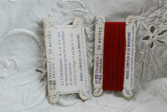 アンティーク糸 レーヌ（女王）の糸巻き 濃赤系 c 6枚目の画像