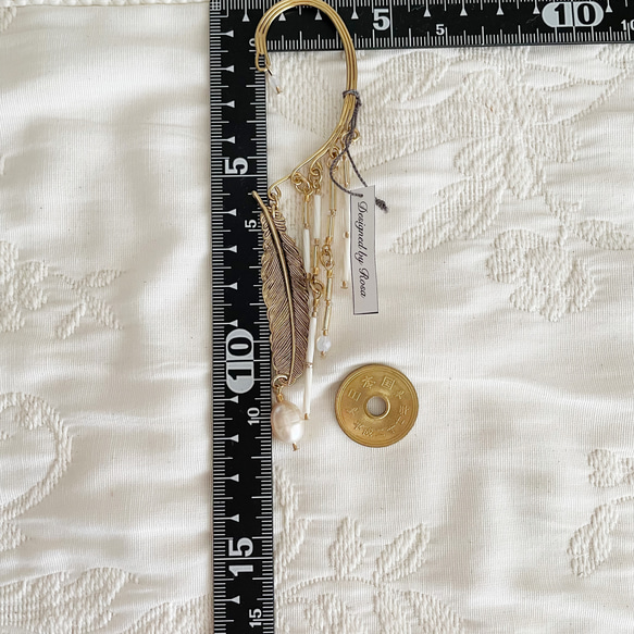 贅沢淡水バロックパールと羽のロング丈イヤーフック 3枚目の画像