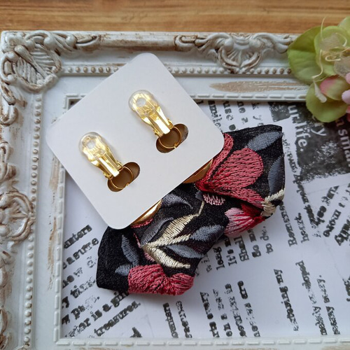 【専用】【2way*】さんかくシルバーピアスにインド刺繍リボンタッセル 専用】【2way*】さんかくシルバーピアスにインド刺繍リボンタッセル