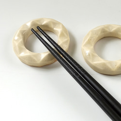 數位幾何陶瓷系列-圓形筷架(三角連續組合) 第2張的照片