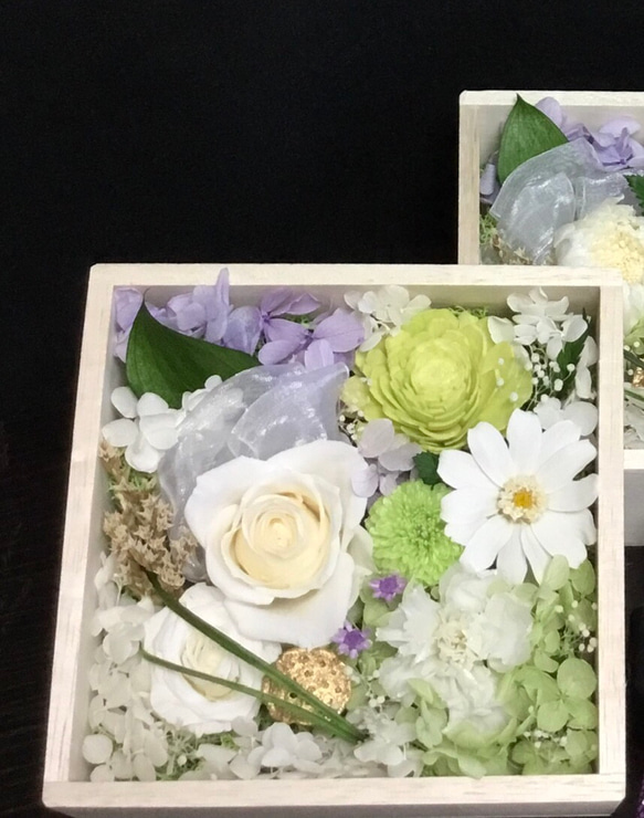 木箱お供えギフトセット「花と香り」白薔薇\白菊 2枚目の画像