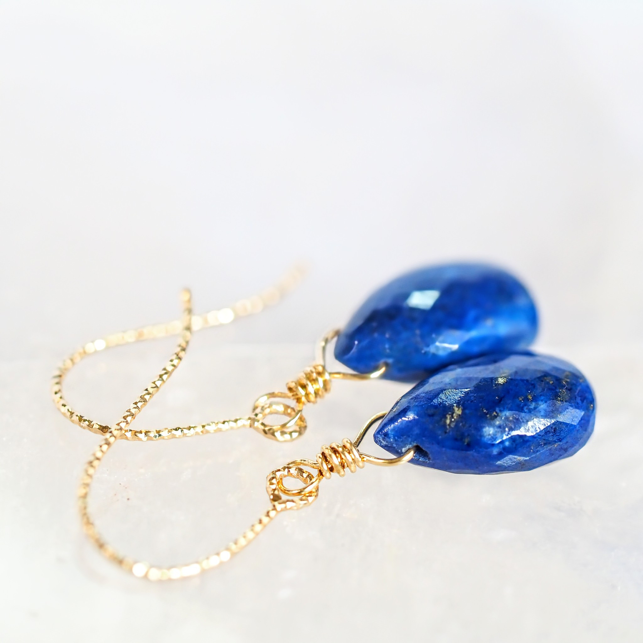 《ラピスラズリのドロップピアス》