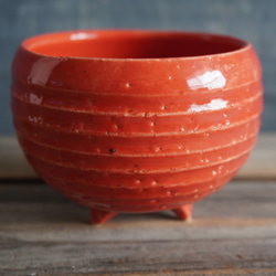 【陶器】赤い脚付きミニ鉢カバー　　送料無料 6枚目の画像