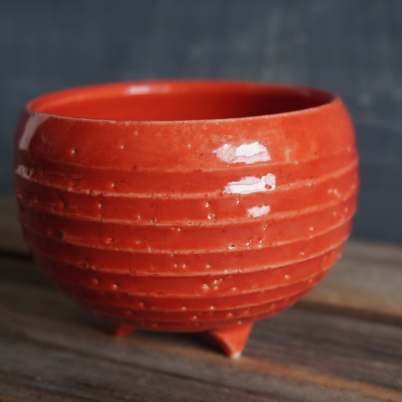 【陶器】赤い脚付きミニ鉢カバー　　送料無料 8枚目の画像