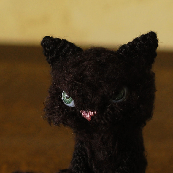 グリーンの瞳の黒猫ちゃん（small) 4枚目の画像