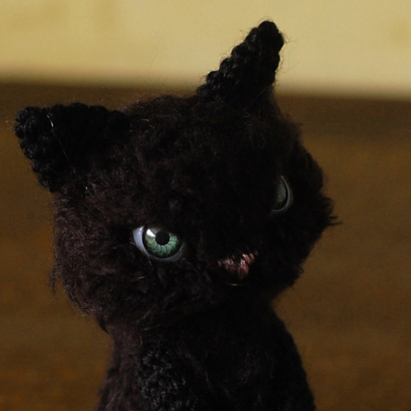 グリーンの瞳の黒猫ちゃん（small) 7枚目の画像
