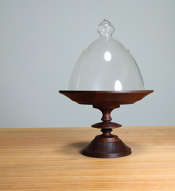 １３センチ　ケーキスタンド、コンポート  ガラスドーム付き　ブラックウォールナット  丸皿 2枚目の画像