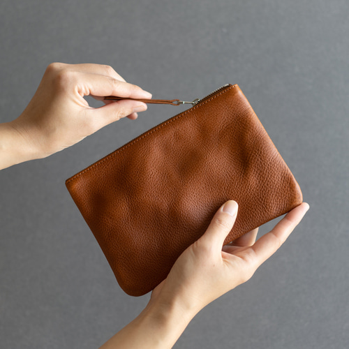 革のフラットポーチL Cognac ポーチ Fuku 通販 15176852｜Creema