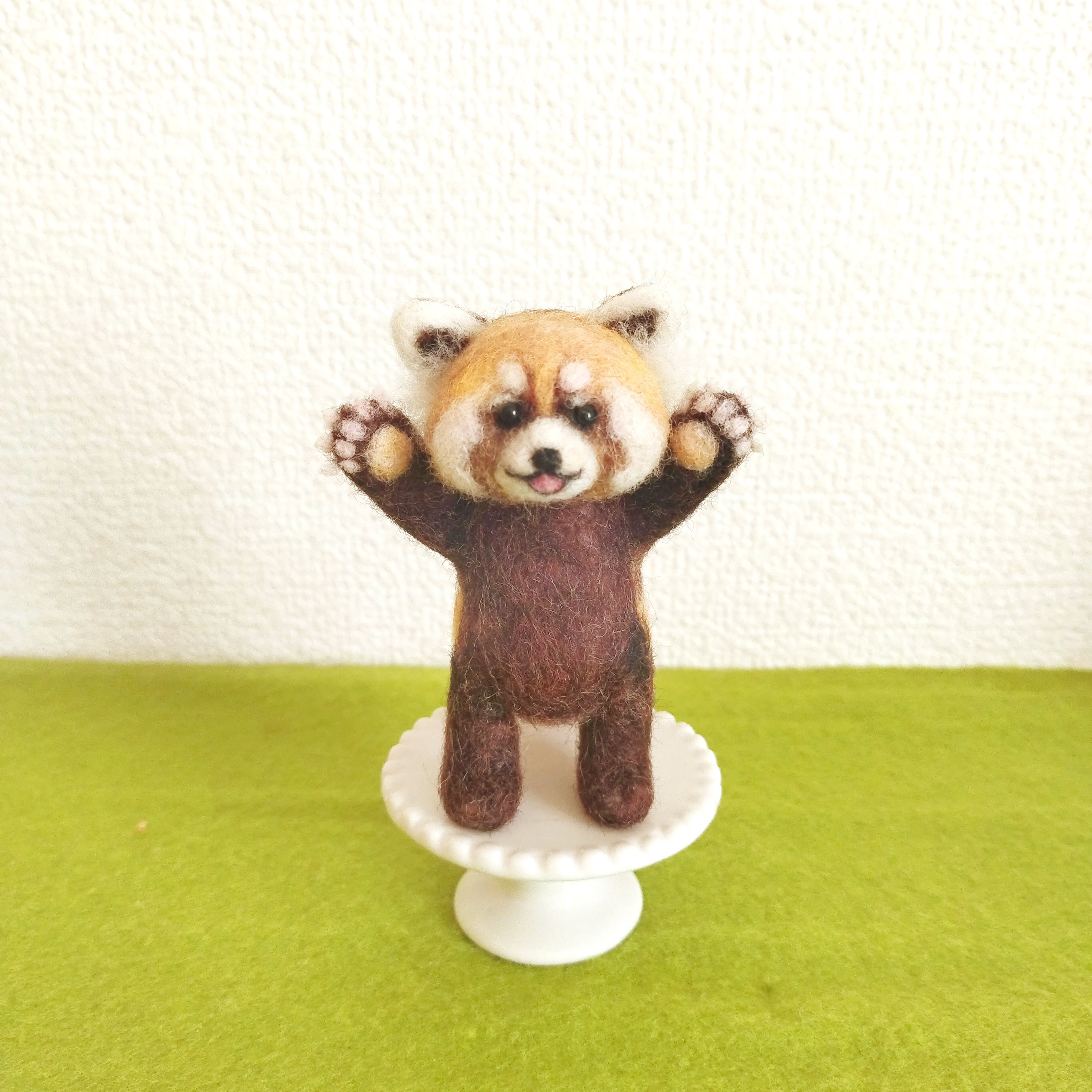 羊毛フェルト レッサーパンダの威嚇⭐︎ミケ猫さん。 ストラップ