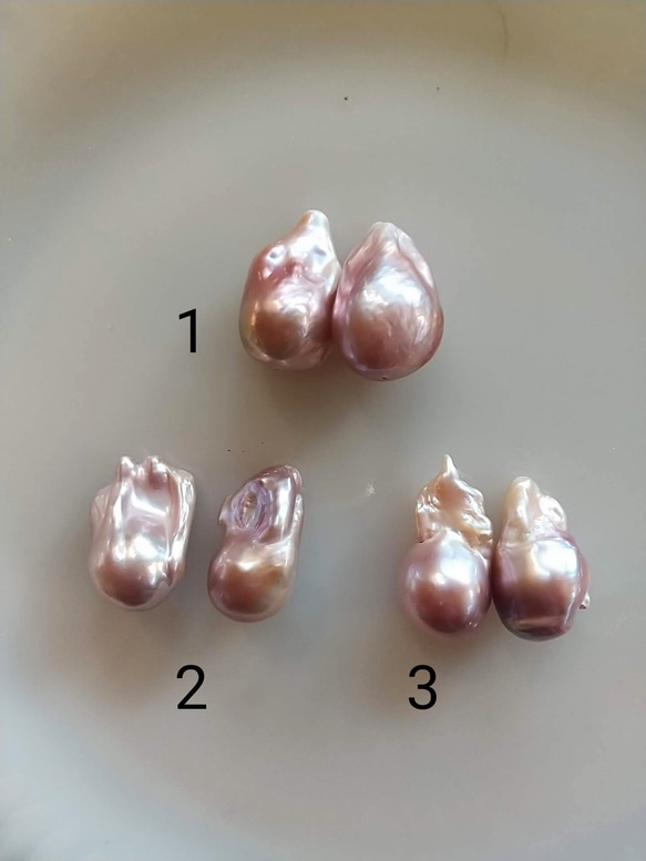 ピアス用ペアルース ナチュラル バロック 25 mm  モーブカラー 1枚目の画像