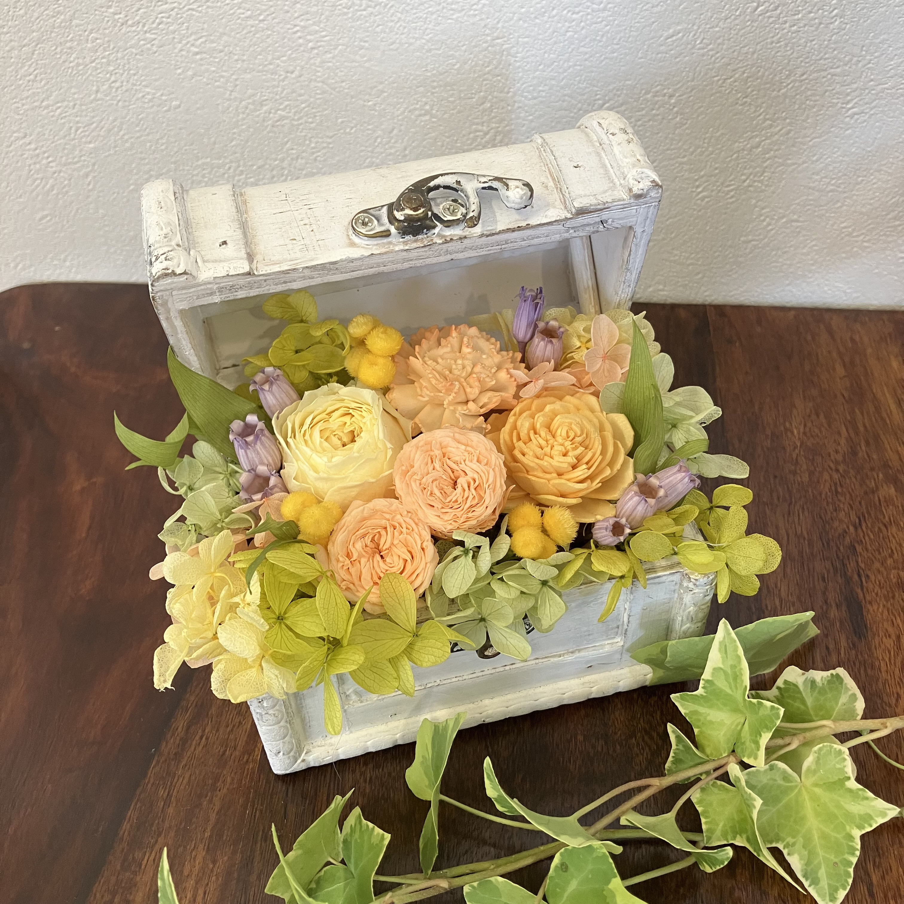 プリザーブドフラワー♥アレンジメント♥ イエロー♥ビタミン♥ボックス♥カゴ♥退職 トレジャーbox イエロー プリザーブドフラワーアレンジメント 母の日