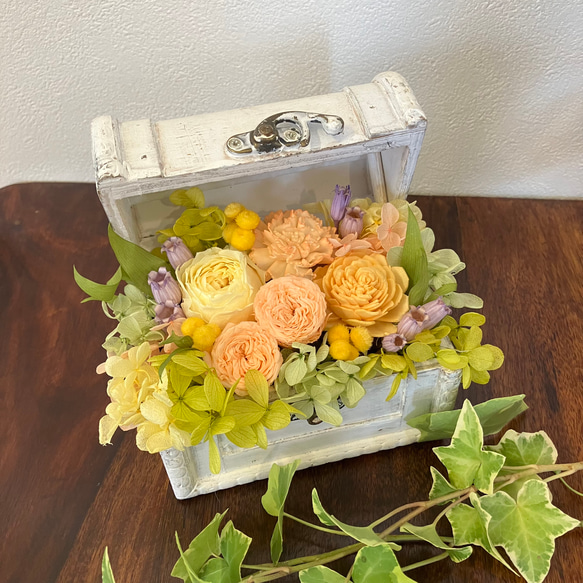 トレジャーbox イエロー プリザーブドフラワーアレンジメント 母の日