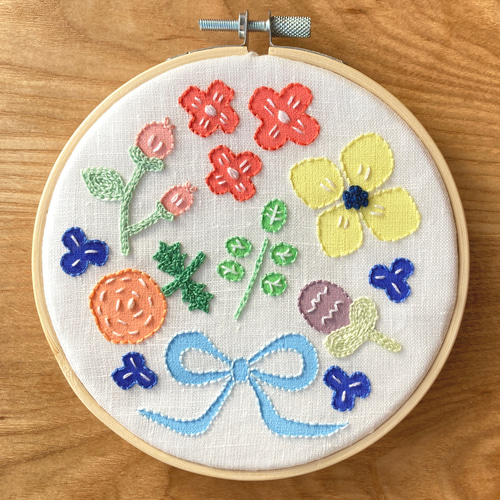 欧風刺繡（壁飾り・6枚組） HOOP 刺繍枠 北欧風ボタニカル and リボン刺繍 インテリアに