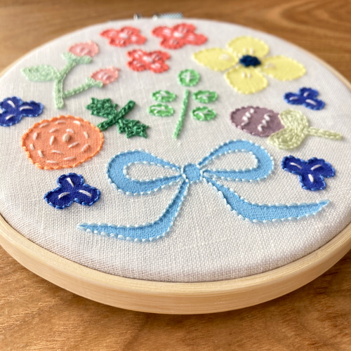 HOOP 刺繍枠 北欧風ボタニカル and リボン刺繍 インテリアに