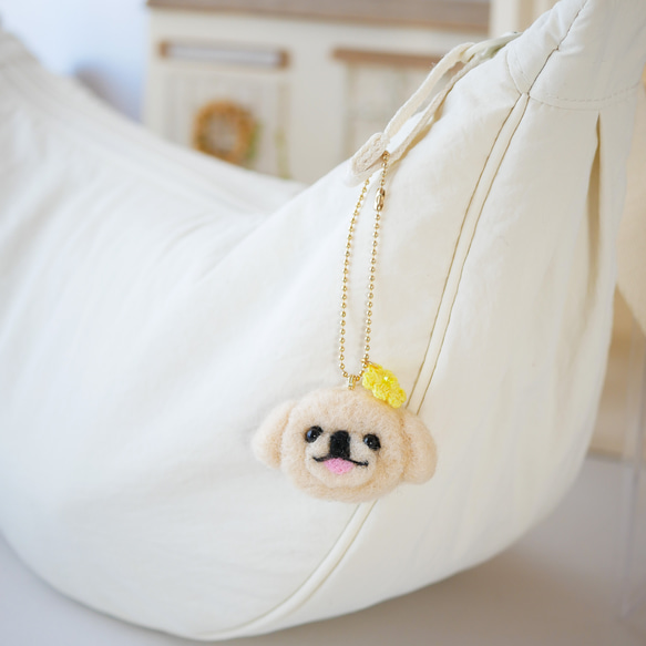ペキニーズ クリーム 犬とお花チャーム バッグにつけて一緒にお出かけ  ギフト プレゼント ペキニーズ 雑貨 グッズ 11枚目の画像
