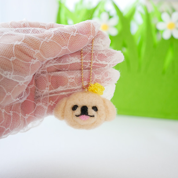 ペキニーズ クリーム 犬とお花チャーム バッグにつけて一緒にお出かけ  ギフト プレゼント ペキニーズ 雑貨 グッズ 9枚目の画像