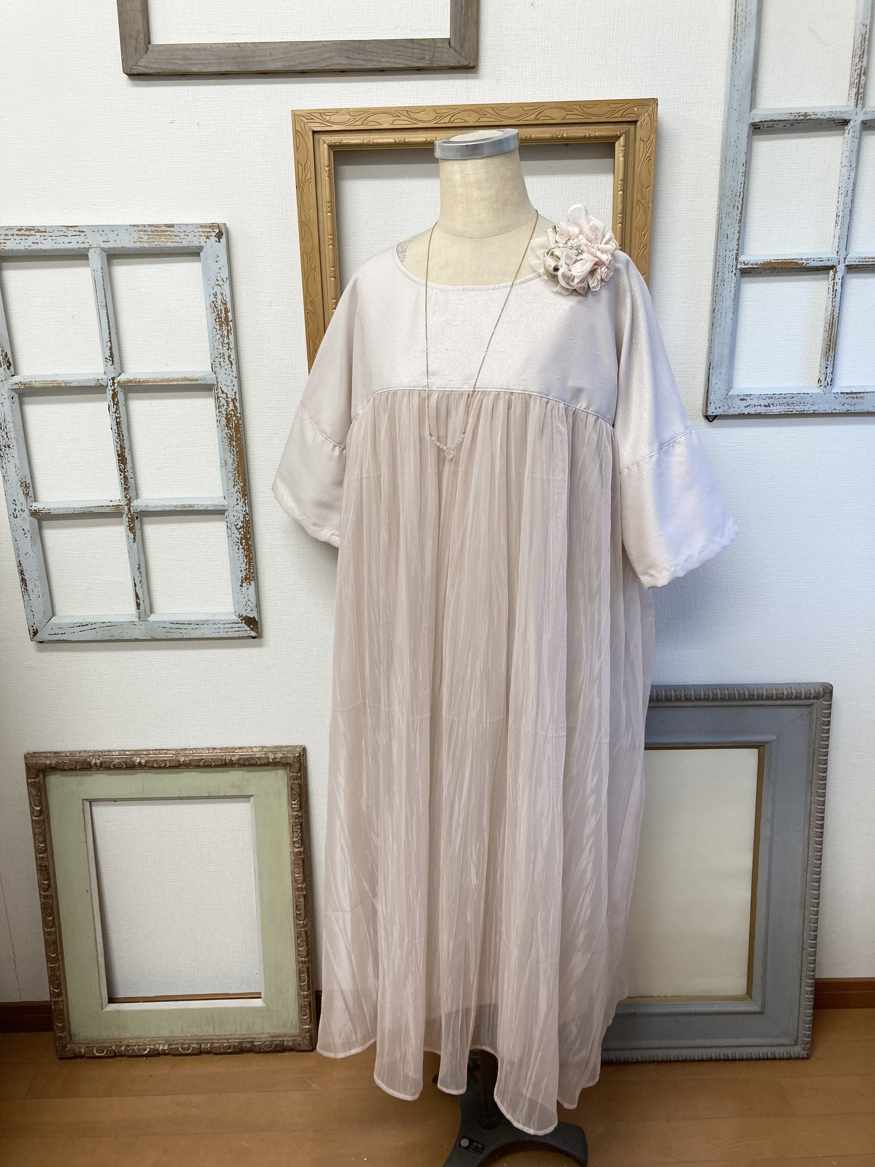 セール価格★ウエディング二次会ドレス❤️チュールのギャザーワンピース　ベージュピンク（サイズフリーL〜LL） 8,640円