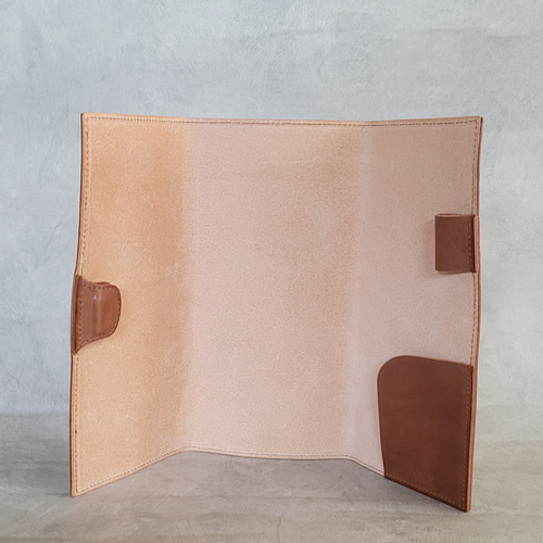 撮影現場やフライヤー収納にも】国産レザーのコンテケース その他